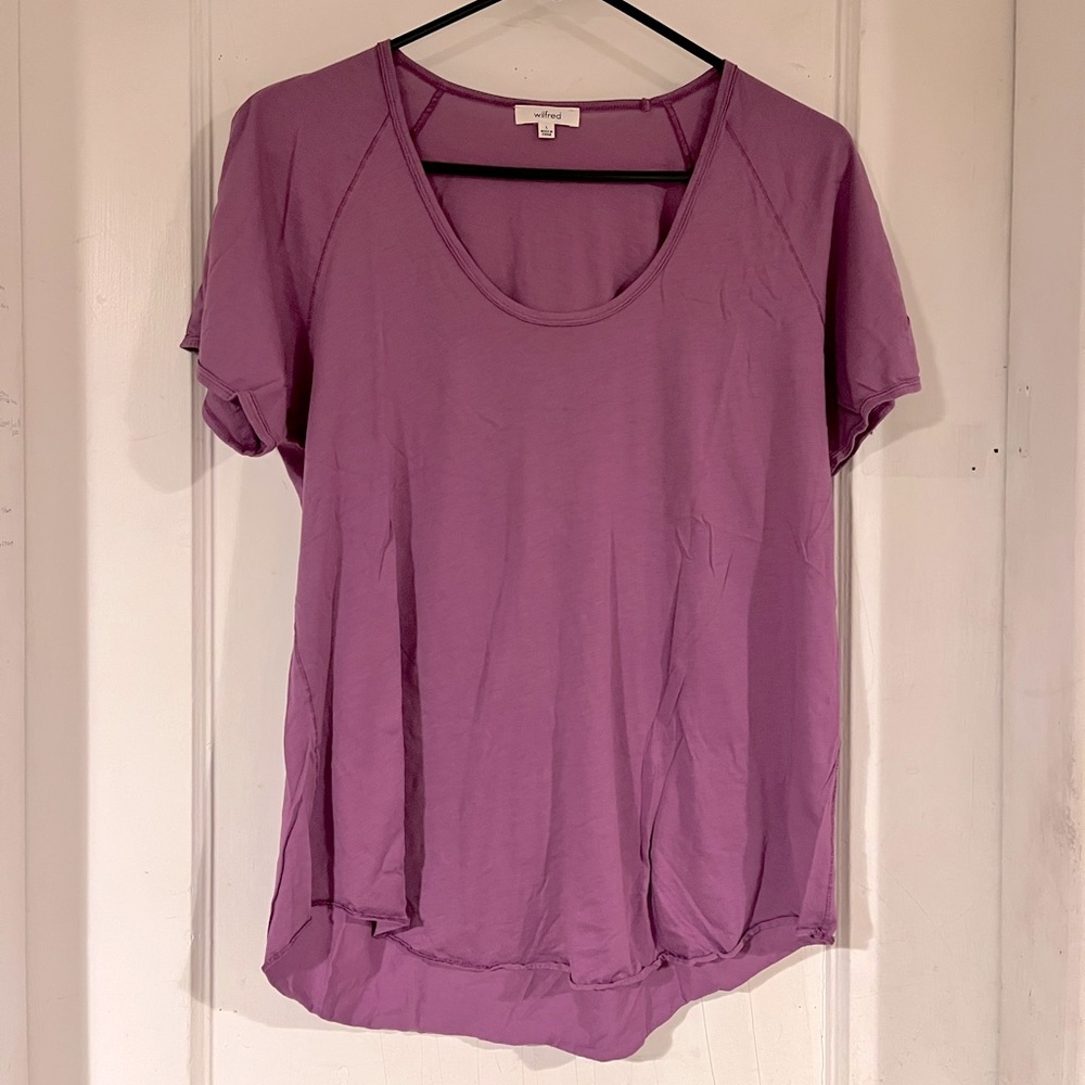 Wilfred Short Sleeve Scoop Neck Tee in Lavender Purple
